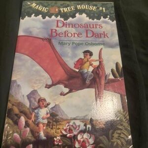 Magic Tree House #1: Dinosaurs Before Dark Book